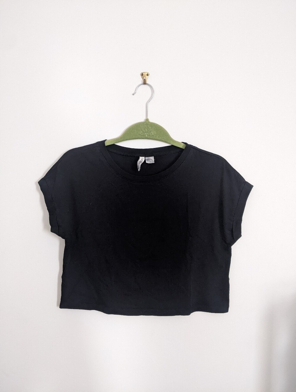 H&M Divided black cropped tee 100% cotton